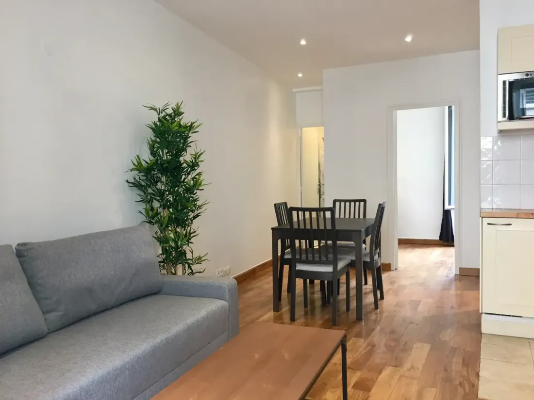 Flat Paris — INSEAD housing in Fonty (Fontainebleau), living room
