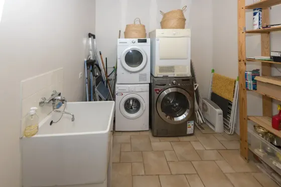 Maison Royale — Laundry, INSEAD Fontainebleau housing, photo 1