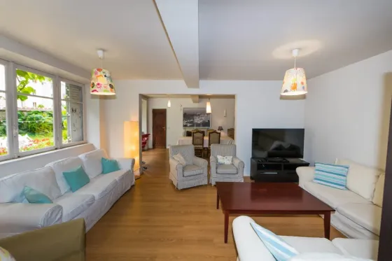 Maison Royale — Living room, INSEAD Fontainebleau housing, photo 2