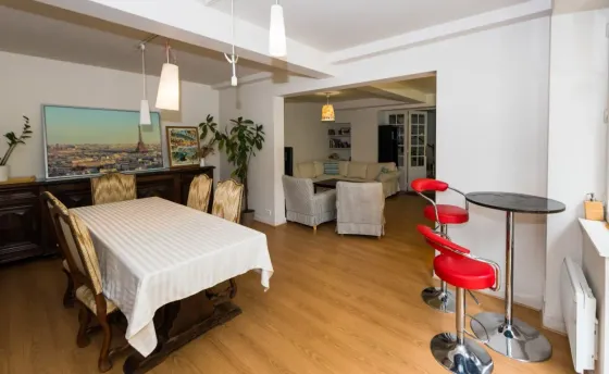 Maison Royale — Living room, INSEAD Fontainebleau housing, photo 1
